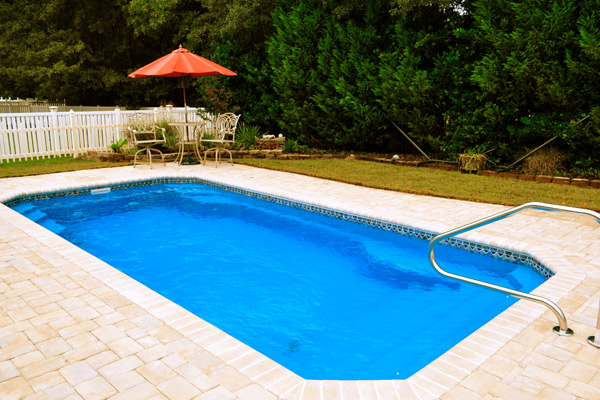 grande-fiberglass-swimming-pool-basic-2